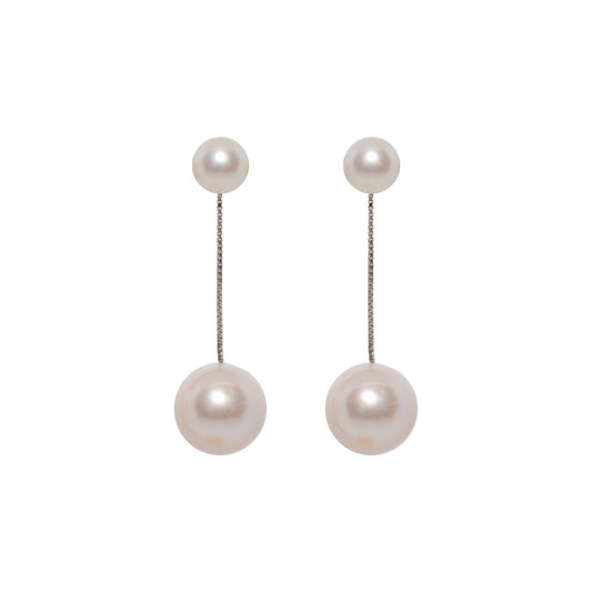 Short Silver Gleaming Pearl Earrings