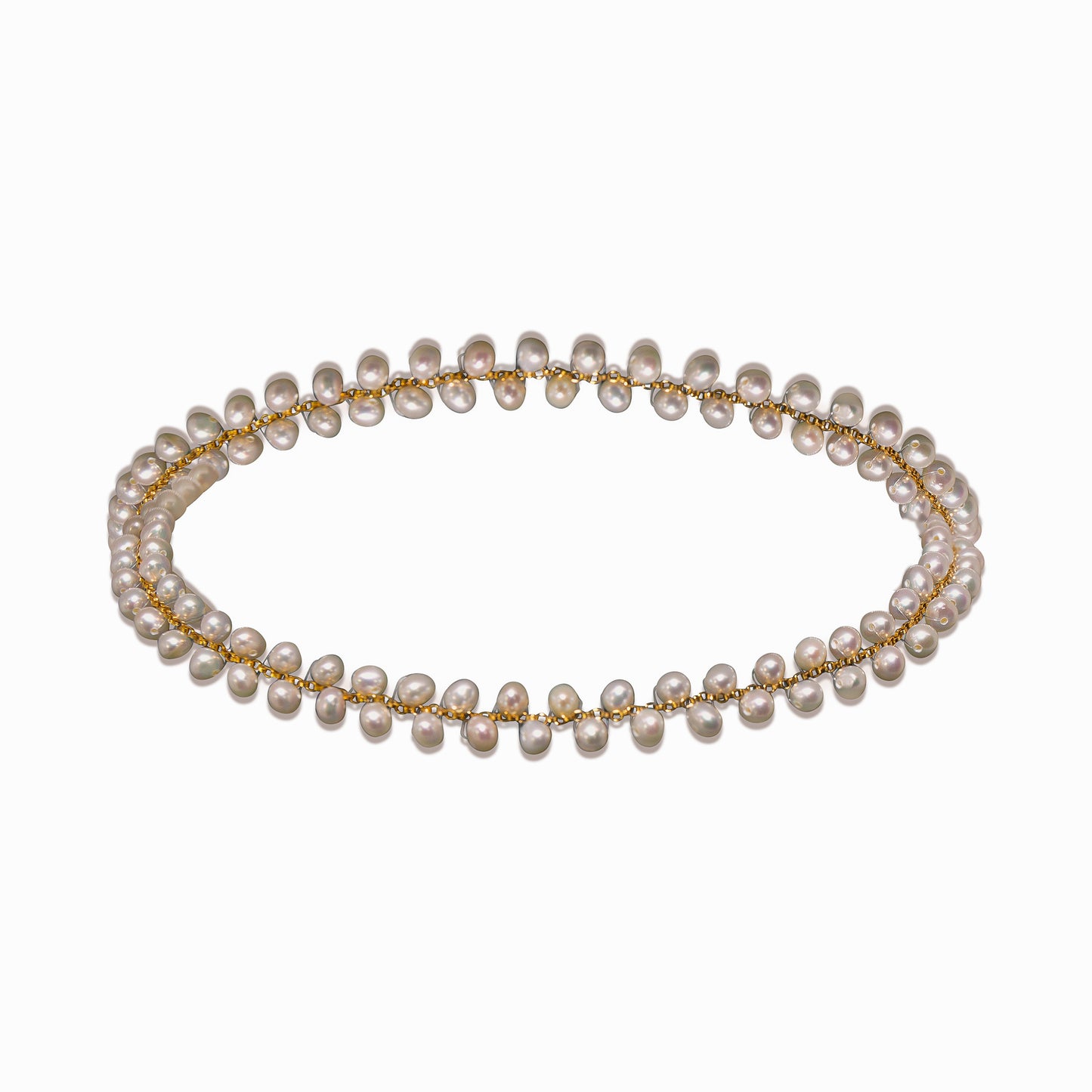 Gleaming Pearl Circle Necklace